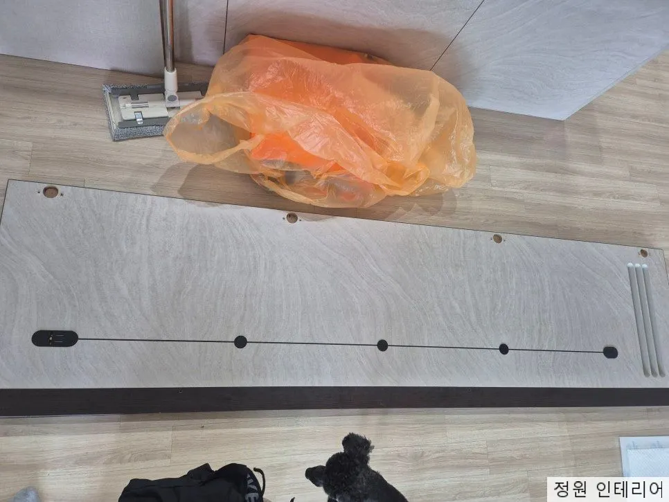 창원 로봇청소기장, 싱크대 리폼 시공|진해 호반베르디움 600장 하부장 개조·로보락 S9 울트라 맥스V 직배수 설치 현장 사진 4
