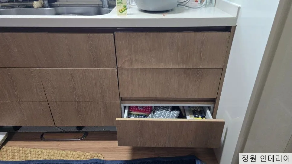 안동 로봇청소기장 리폼 로보락 수납장 제작 시공사례 by안동센트럴자이 현장 사진 4