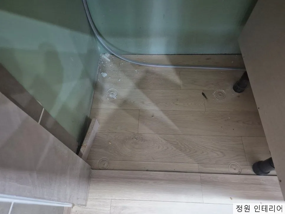 창원 로봇청소기장, 싱크대 리폼 시공|진해 호반베르디움 600장 하부장 개조·로보락 S9 울트라 맥스V 직배수 설치 현장 사진 13