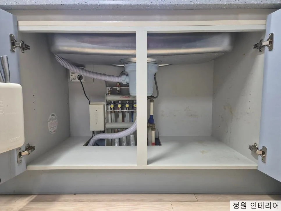 양산 사각싱크볼 교체 우성스마트시티뷰 955x485 상판 두 모서리 가공 현장 사진 4