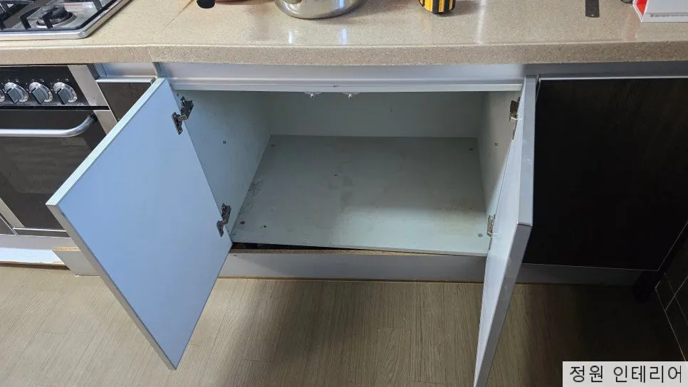 칠곡 석적읍 드리미 수납장 개조 한솔솔파크강변 800mm 하부장을 나눠 쓴 현장 현장 사진 3