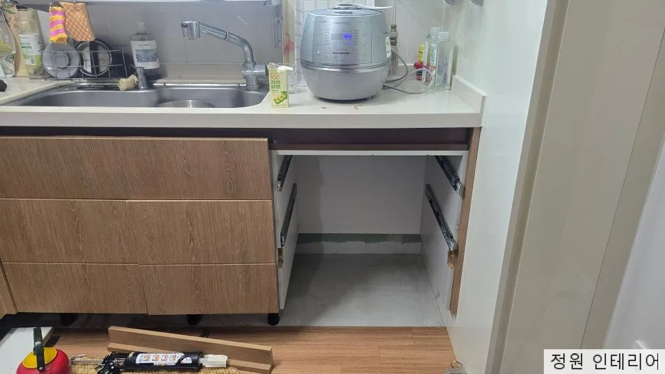 안동 로봇청소기장 리폼 로보락 수납장 제작 시공사례 by안동센트럴자이 현장 사진 2