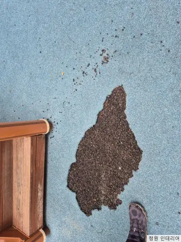 창원 마산 아파트 놀이터 바닥 보수 업체 l 정원인테리어 대표 사진